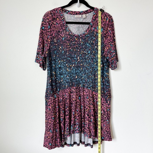 Logo Lori Goldstein Animal Print Short Sleeve Tunic Top Pink Teal Womens M - Picture 6 of 10